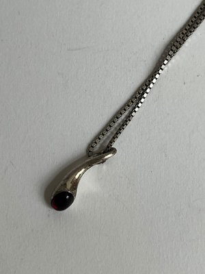 Georg Jensen vedhæng af Regitze Overgaard sølv cabochon granat