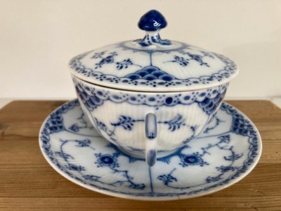 Royal Copenhagen Musselmalet Riflet Bouillon Kop