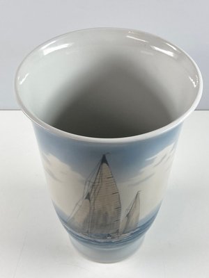 Kongelig vase med motiv af sejlskib nr. 3558.