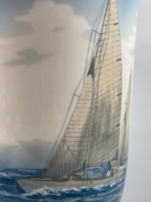 Kongelig vase med motiv af sejlskib nr. 3558.