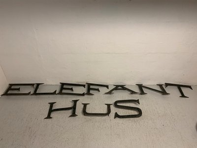 ELEFANTHUS, Det originale skilt fra ZOO