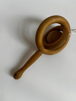 Kay Bojesen rangle i træ minimalistisk moderne vintage den perfekte barselsgave