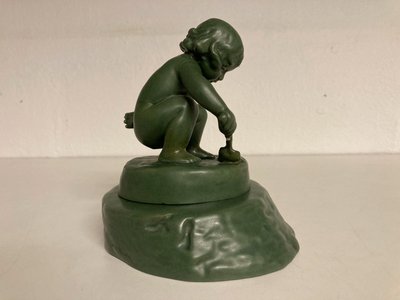 “Pige med skovl”, Adda Bonfils for Ipsen´s enke keramik