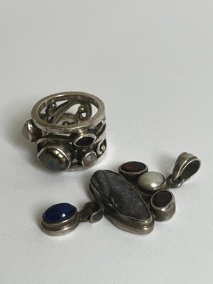 Rabinowich smykkesæt ring og vedhæng med perler lapis granater røg og rosakvarts