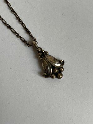 Georg Jensen halskæde 1993  Års smykke vedhæng med kæde udført i 925 sølv.