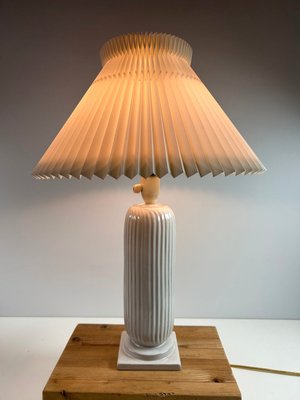 Keramik lampe med LeKlint skærm
