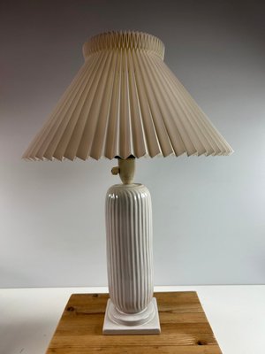 Keramik lampe med LeKlint skærm