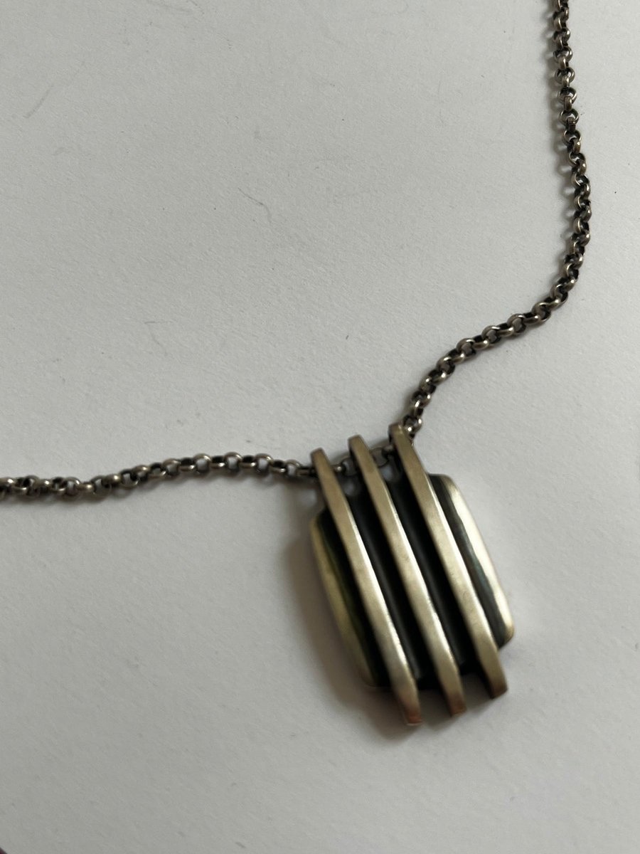 Minimalistisk Georg Jensen vedhæng og halskæde nr 462 sølv