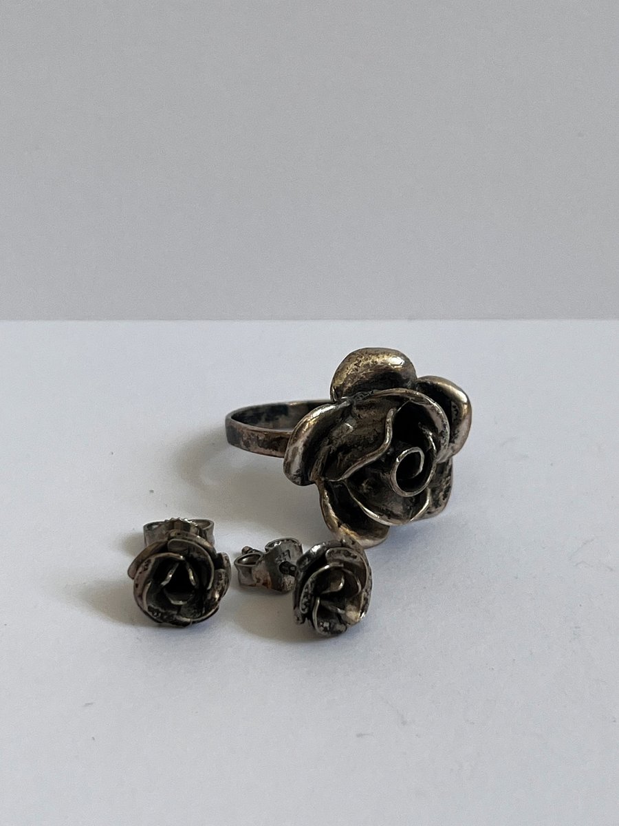 Vintage Sølv smykkesæt med roser ring og øreringe