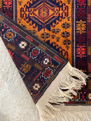 Ægte tæppe knyttet uld med blomster motiver 170x83