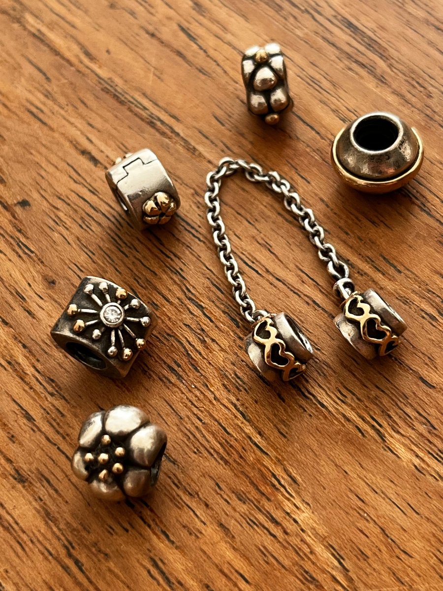 6 stk Pandora sølv og guld charms