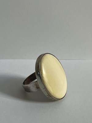 From sølv ring