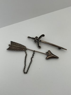 Par sølv broche og pin