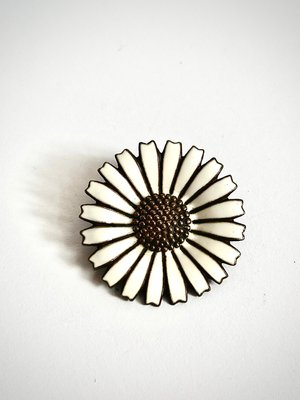 Anton Michelsen marguerit broche