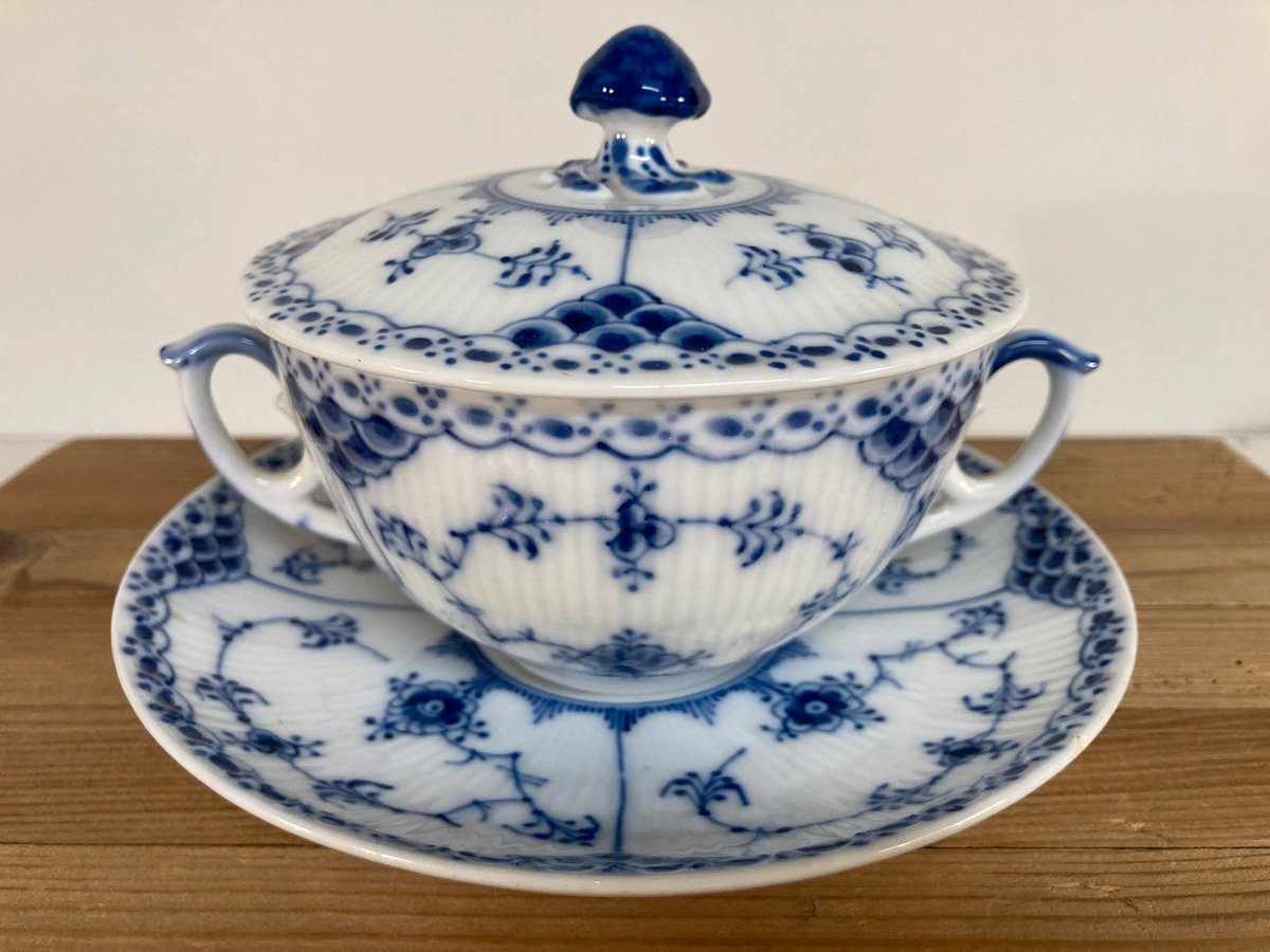 Royal Copenhagen Musselmalet Riflet Bouillon Kop