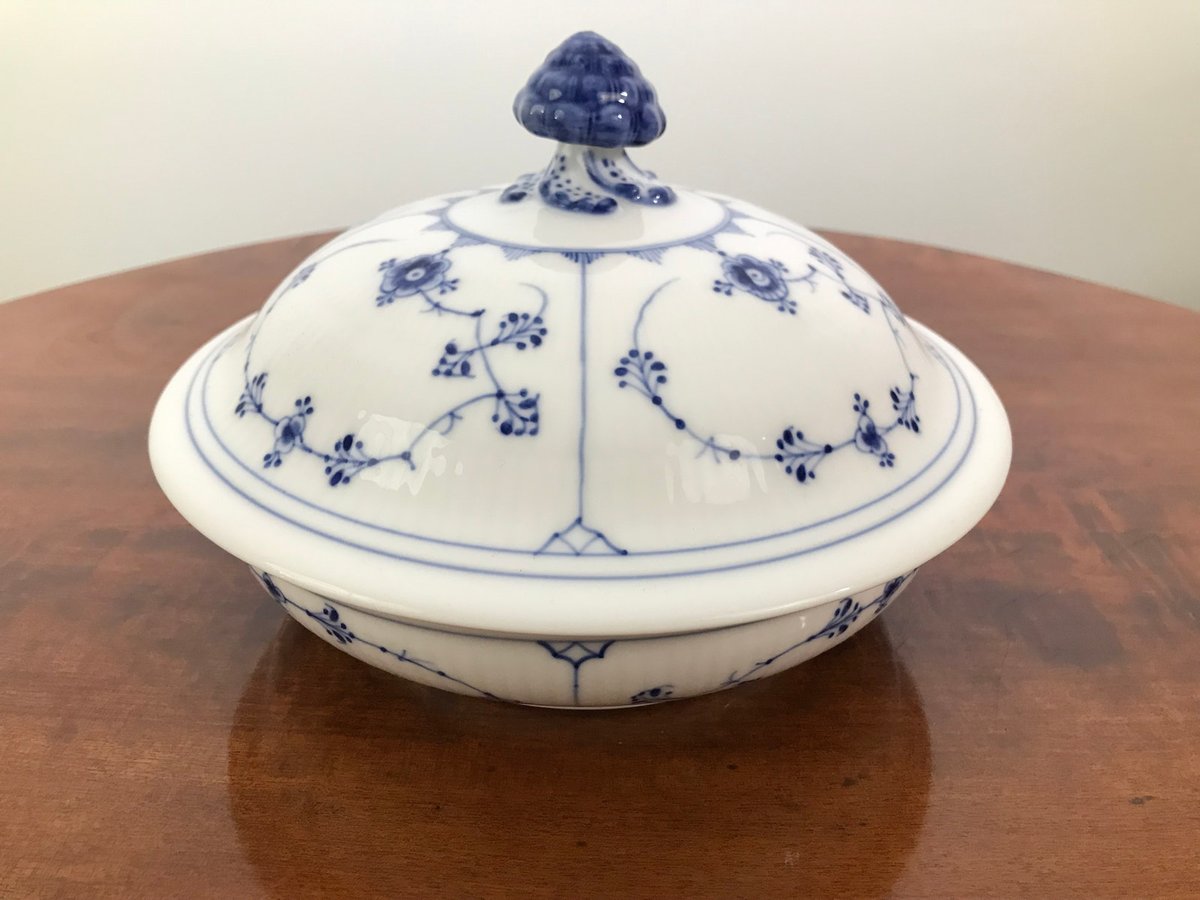 Royal Copenhagen rund terrin nr. 397