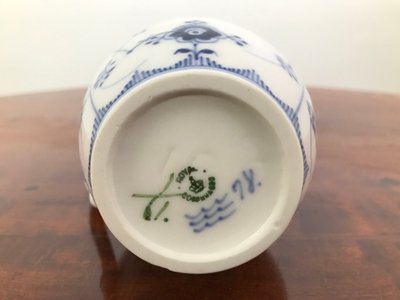 Royal Copenhagen kande nr. 61