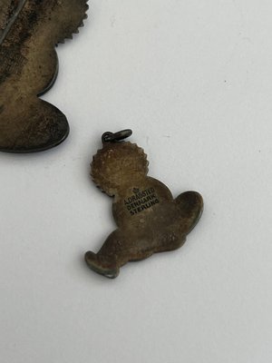 A. Dragsted broche og vedhæng Inuit eskimo motiv i 925 sølv med emalje
