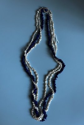 Halskæde af Lapis og perler