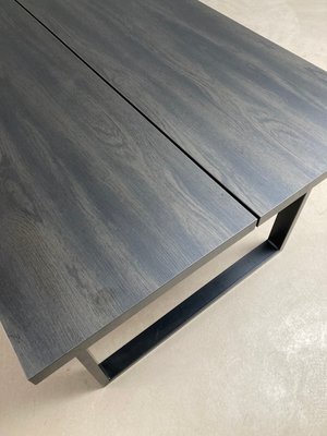 Minimalistisk spisebord.