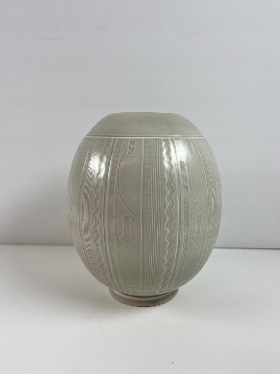 Aluminia vase