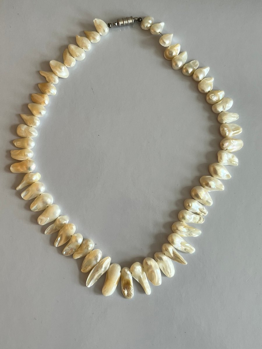 Collier med barokperler