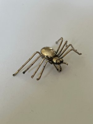 Broche i sølv i form af edderkop