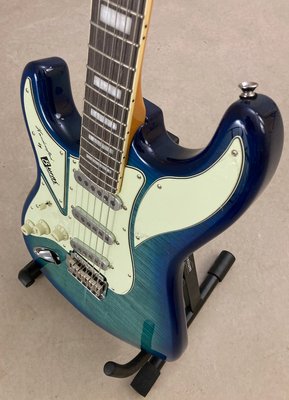 Burns London King Cobra Blue Elektrisk Guitar i Blå Flame Finish