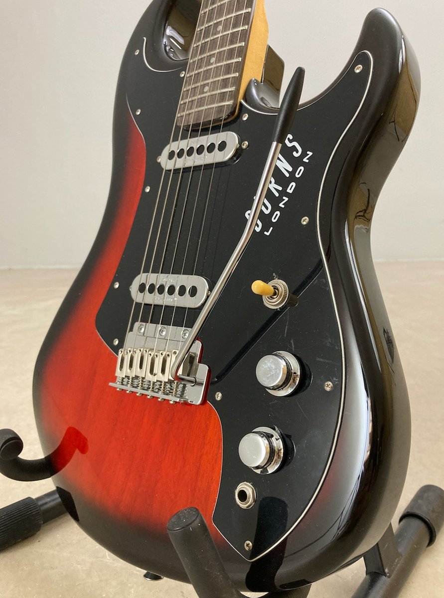 Burns SSJ Elguitar Rød/Sort Sunburst med Tremolo