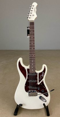 Burns Cobra White Elektrisk Guitar i Klassisk Vintage Design