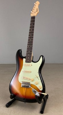 Revelation Strat-style Elguitar Sunburst Mint Green Pickguard
