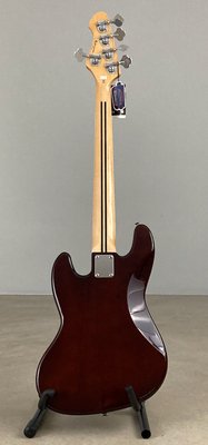Revelation RBX5 5-strenget elbas med Quilted maple top