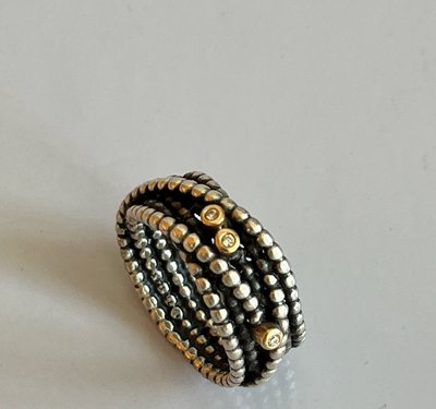 Unika Guldsmede ring med diamanter