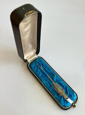 Pin med økse af flint