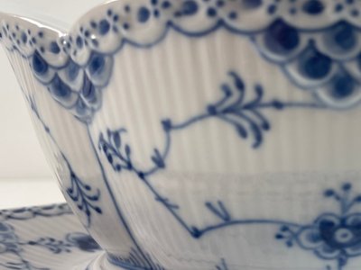 Royal Copenhagen Sovsekande nr. 587