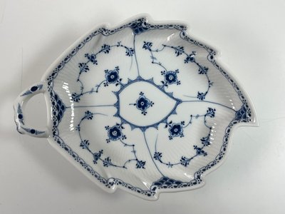 Royal Copenhagen fad i bladform nr. 548