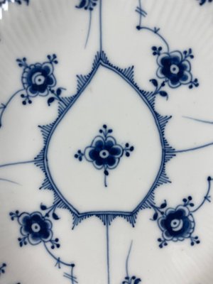 Royal Copenhagen fad i bladform nr. 548