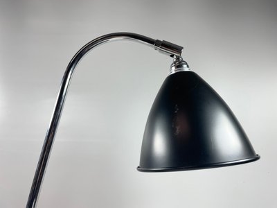 Bestlite bordlampe i sort og krom