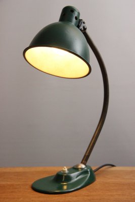 Skrivebordslampe i mørkegrøn