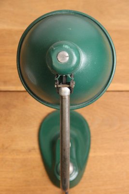 Skrivebordslampe i mørkegrøn