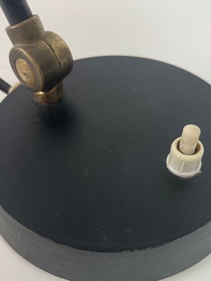 bordlampe med kegleformet metal skærm