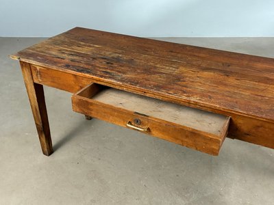 Rustikt gammelt plankebord