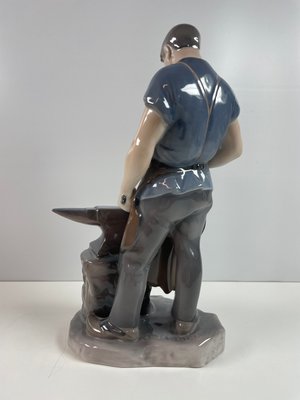 Bing & Grøndahl Smed nr. 2225 Porcelænsfigur af Axel Locher.