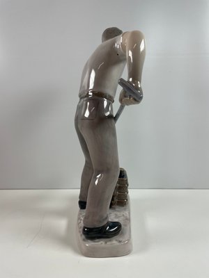 Bing & Grøndahl Jernstøber nr. 2335 Porcelænsfigur af Svend Jespersen