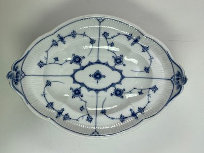 Royal Copenhagen Musselmalet Riflet fad nr. 2
