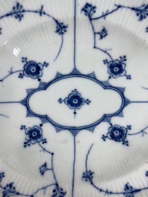 Royal Copenhagen Musselmalet Riflet fad nr. 2
