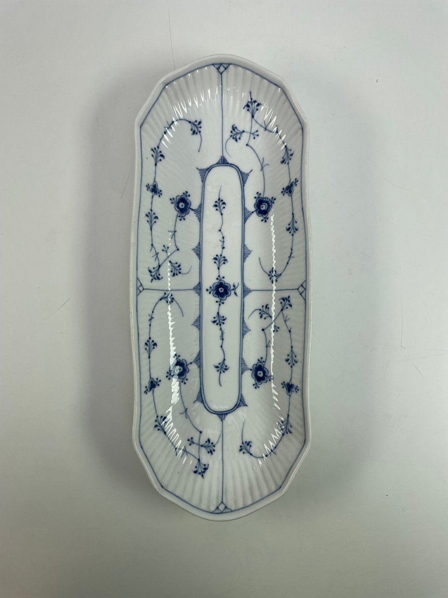 Royal Copenhagen Musselmalet Riflet sellerifad nr. 297