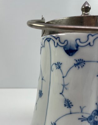 Antik krukke af porcelæn