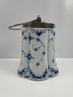 Antik krukke af porcelæn