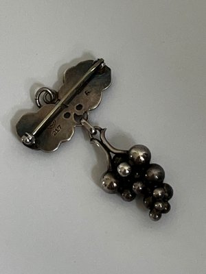 Georg Jensen broche vedhæng grapes vindruer vindrue vedhæng druer i sølv.